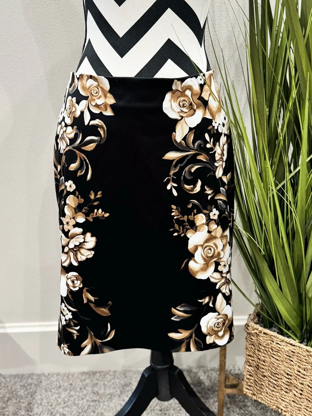 White House Black Market Black Pencil Skirt with Gold Floral Accents